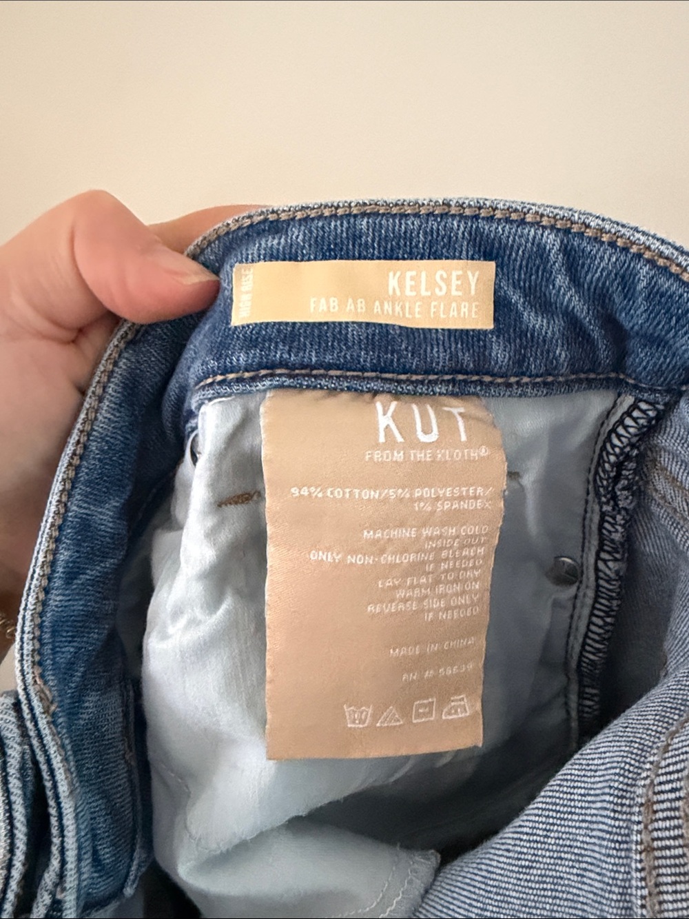 Kut from the Kloth Light Blue Denim Jeans with Gold Button - Picture 3 of 3